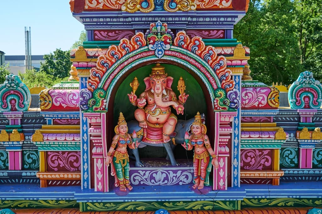 21 Jahre, 1,1 Millionen Euro, ein Tempel: Berlins neues hinduistisches Heiligtum öffnet die Tore